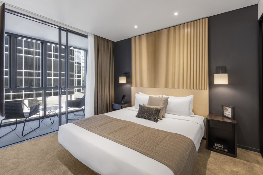Люкс Deluxe c 1 комнатой SKYE Hotel Suites Parramatta