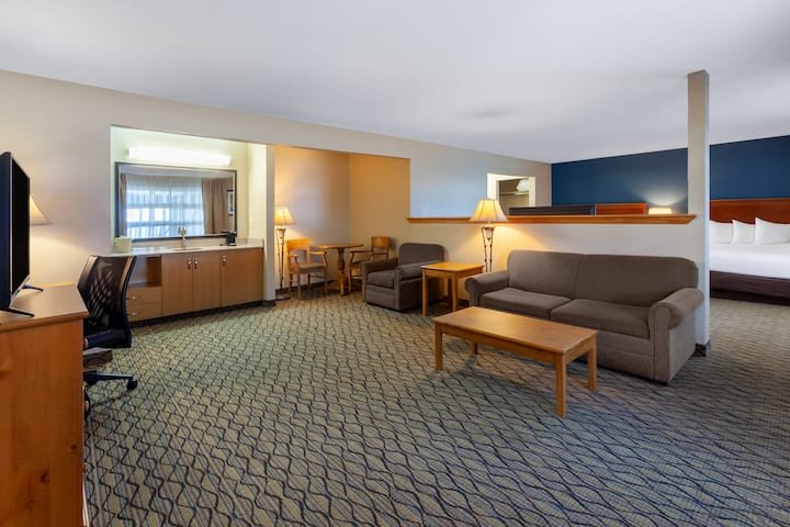Suite Baymont by Wyndham St. Ignace Lakefront