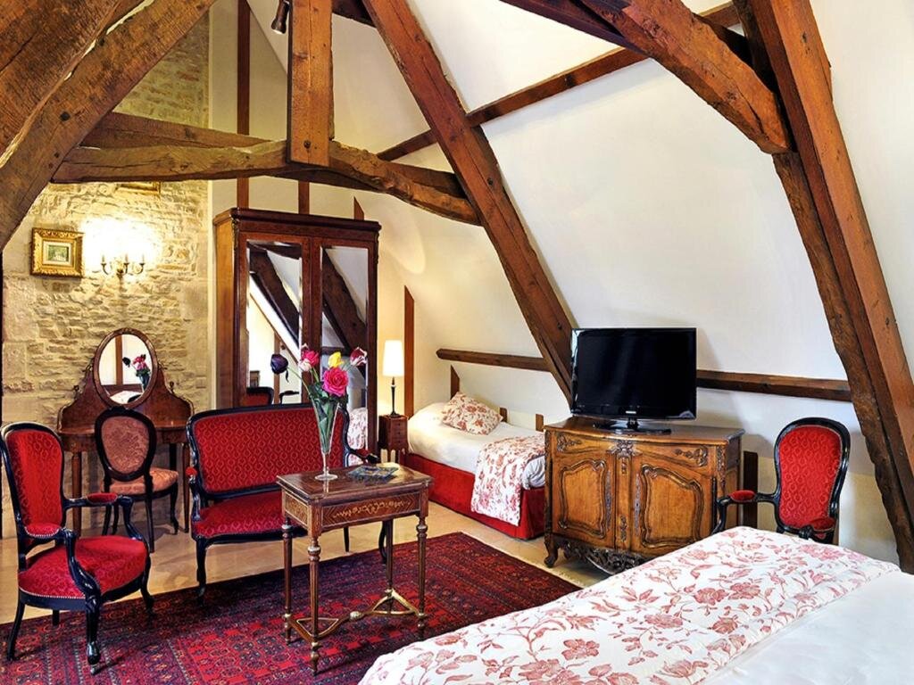 Трёхместный полулюкс Hôtel Le Manoir De Mathan Crépon à la campagne 5 mn d'Arromanches et 10 mn de Bayeux