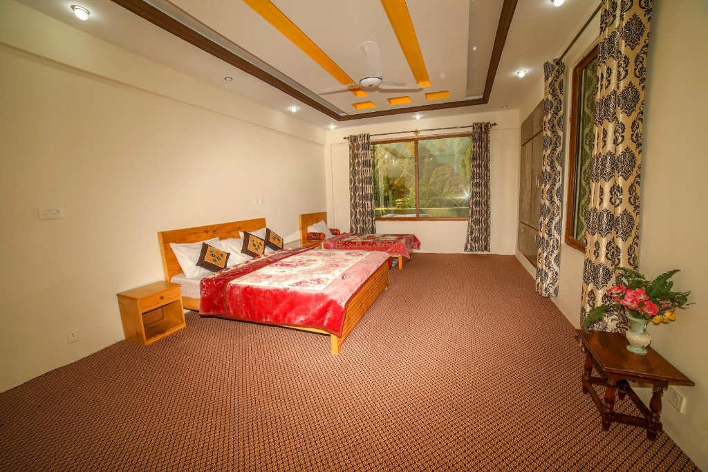 Suite Baltistan Continental Guest House