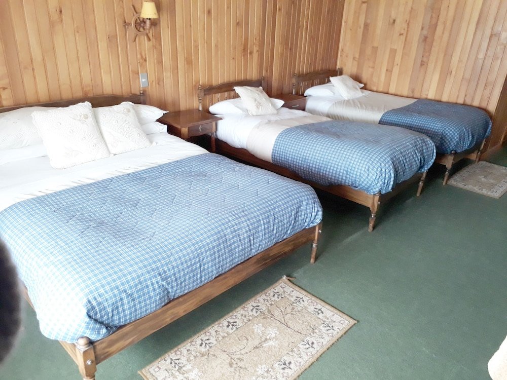 Standard Triple room Hostal Chancerel