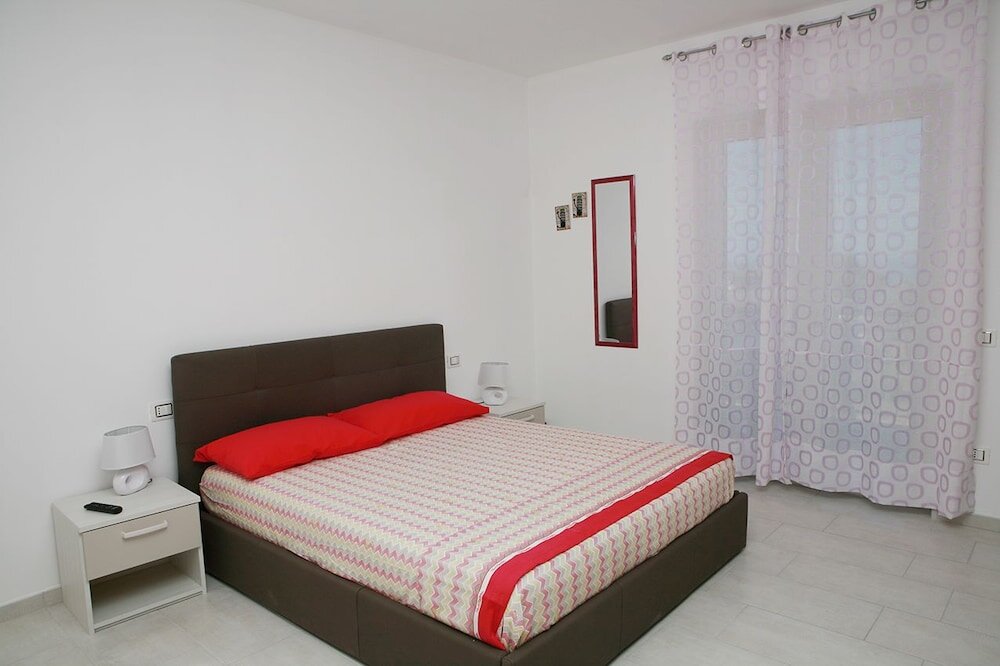 Standard Triple room with balcony and with sea view B&B Torre Nave