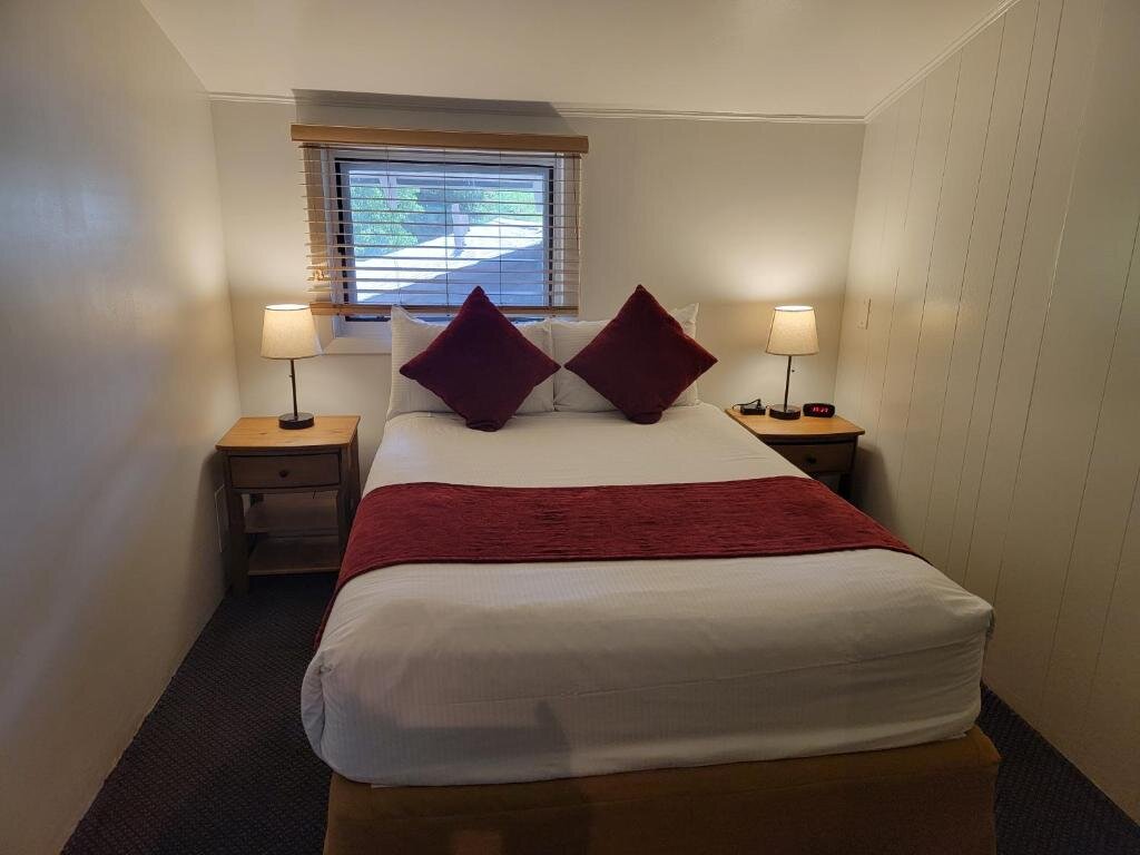 Standard room St Moritz Lodge and Condominiums