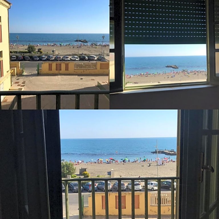 Standard Double room with sea view Litus Roma Hostel