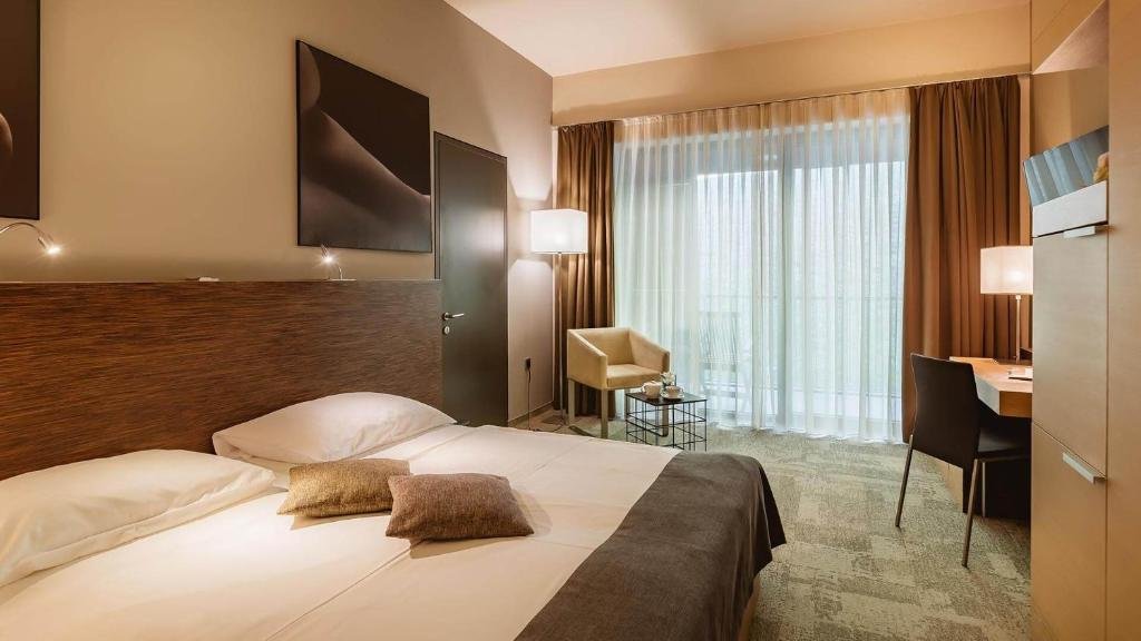 Standard Doppel Zimmer mit Landblick Wellness Hotel Sotelia - Terme Olimia