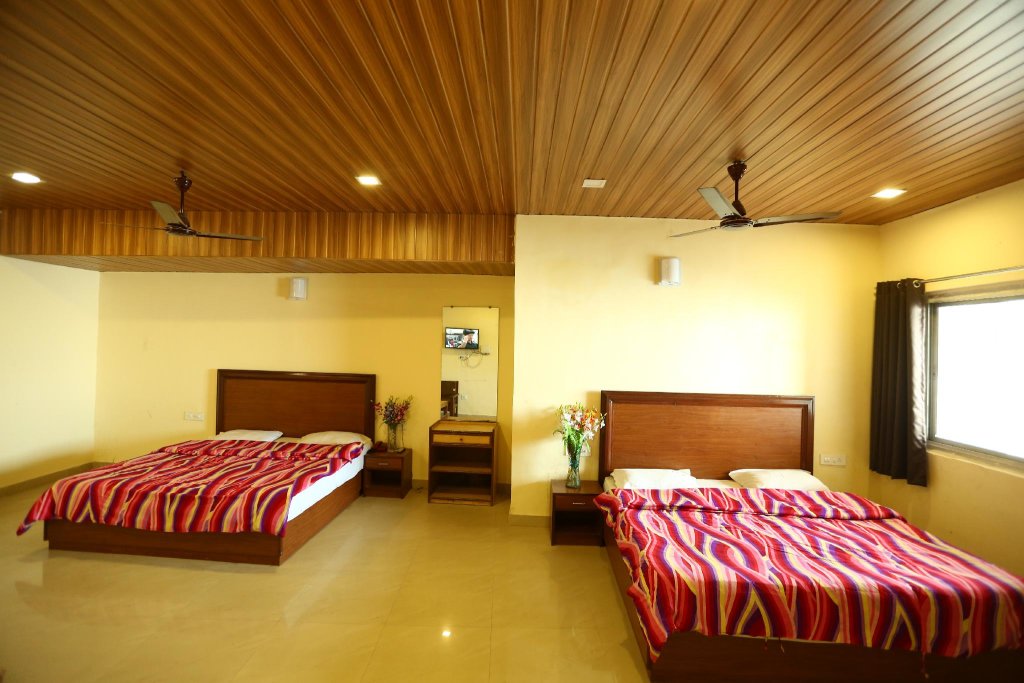 Standard room Treebo Trend Mayur With Mountain View Mussoorie