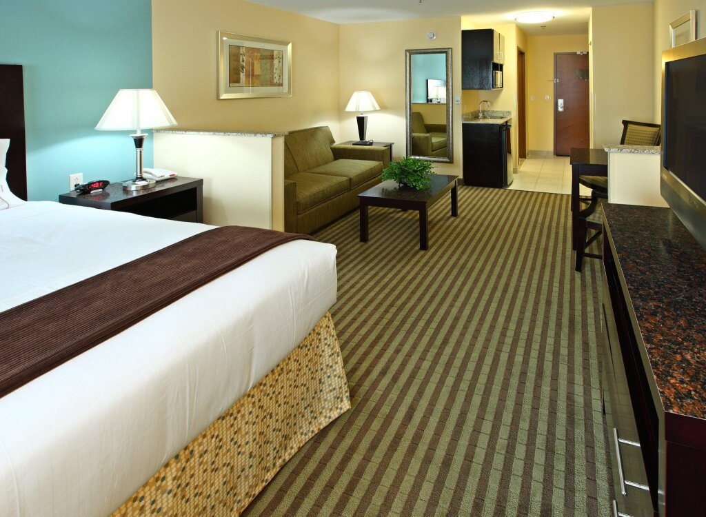 Standard Zimmer Holiday Inn Express & Suites Carthage, an IHG Hotel