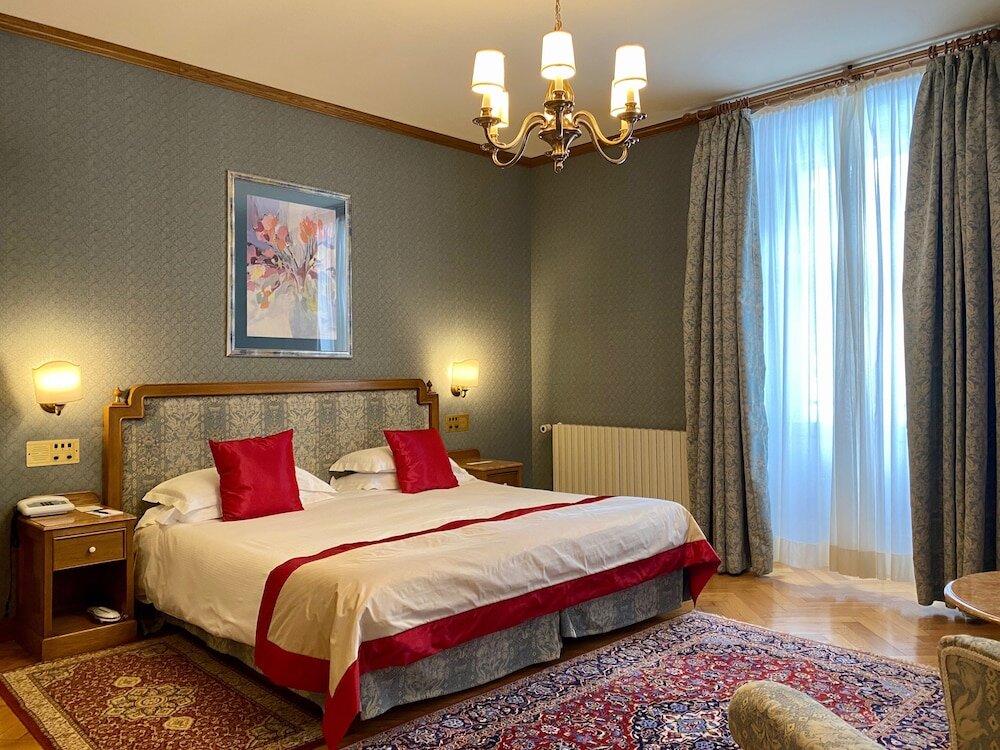 Camera doppia Superior 1 camera da letto con balcone e con vista sulle montagne Miramonti Majestic Grand Hotel