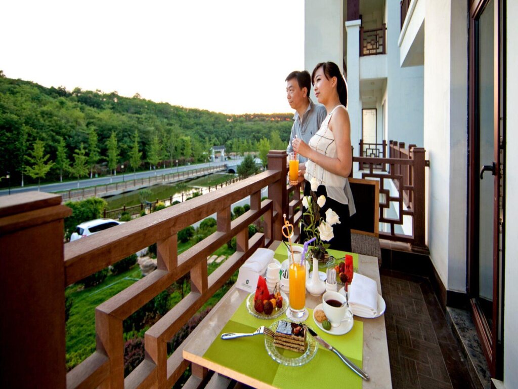 Номер Deluxe Oriental Spring Resort Dalian