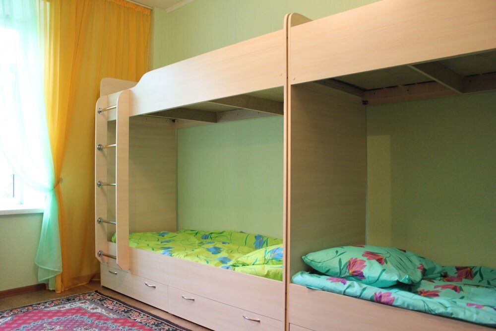 Кровать в общем номере Almaty Hostel Dom