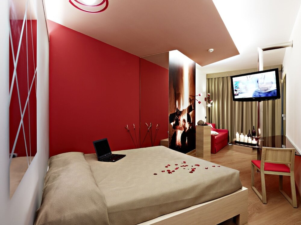 1 Bedroom Junior Suite with lake view Belfiore Park Hotel****S