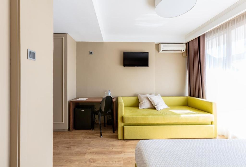 Standard Triple room Hotel Porto Mar
