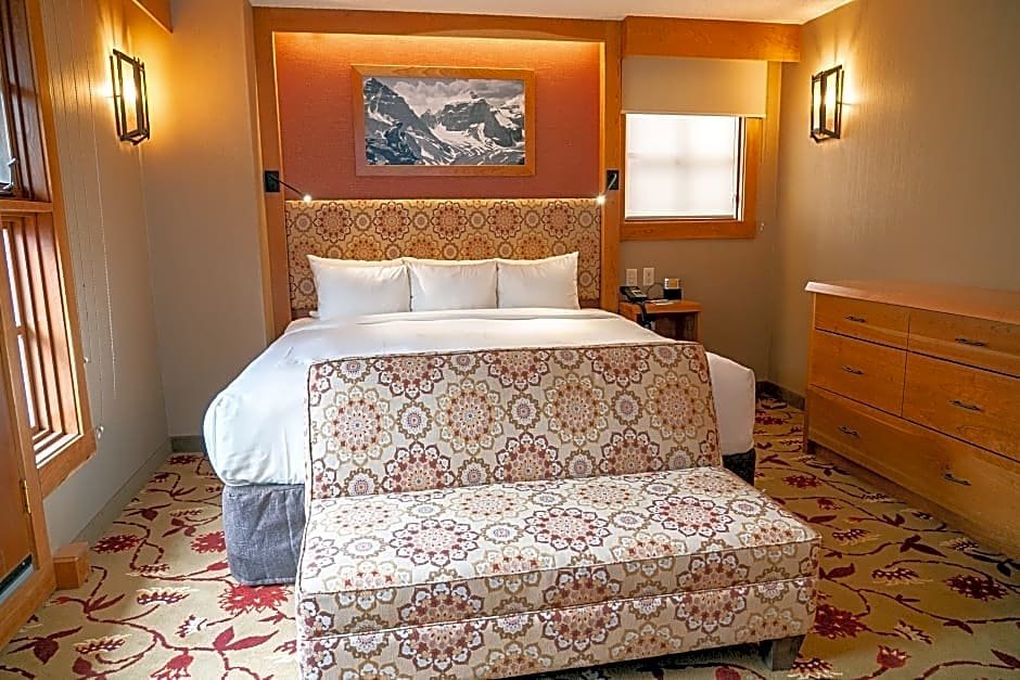 Standard room with mountain view Banff Ptarmigan Inn