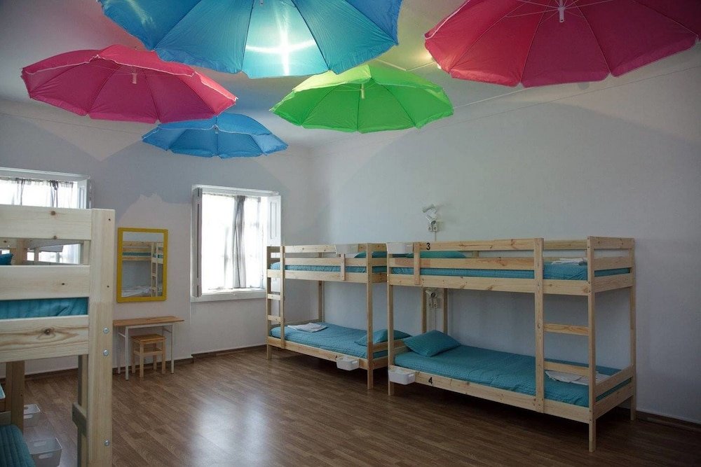 Кровать в общем номере (женский номер) Blue Coast Alojamento