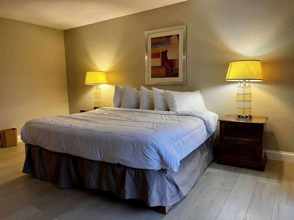 Classic room Miami Suites Hotel