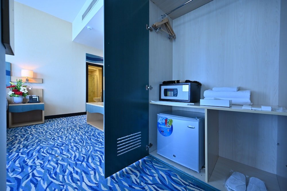 Standard room Harbour Suites Hotel