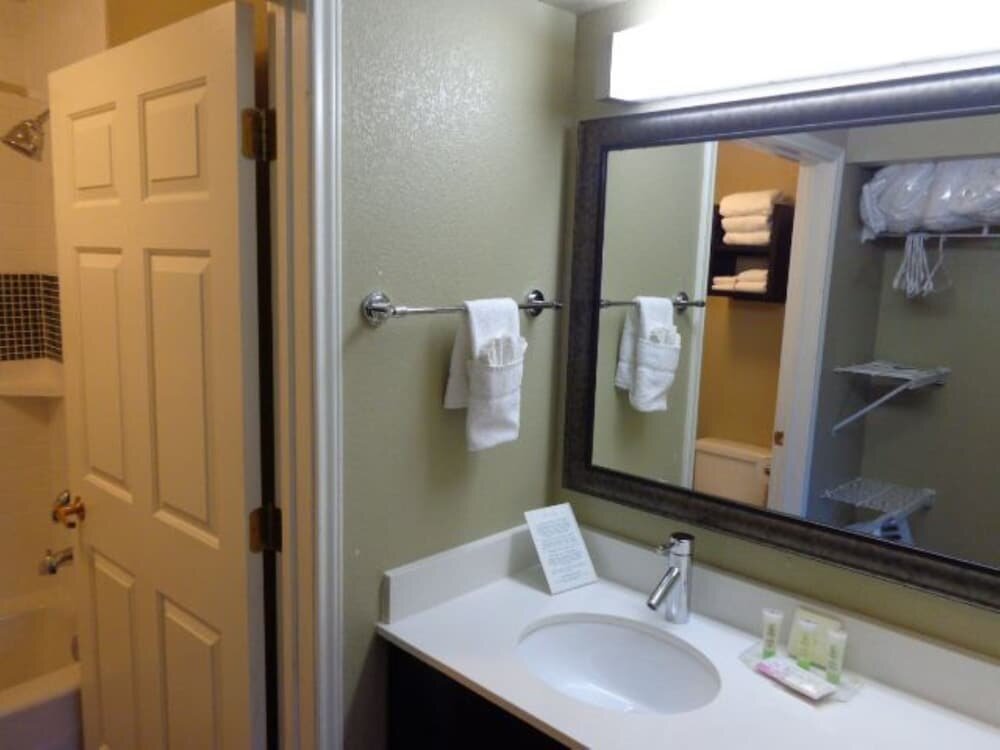 Номер Standard c 1 комнатой Staybridge Suites Colorado Springs North, an IHG Hotel