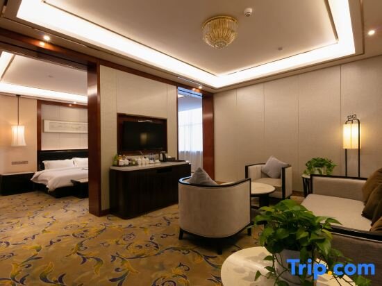 Suite Business Dragon Hotel And Resorts