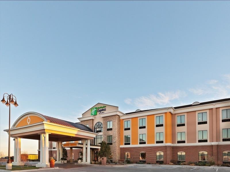 Двухместный люкс Holiday Inn Express & Suites Lubbock Southwest - Wolfforth, an IHG Hotel