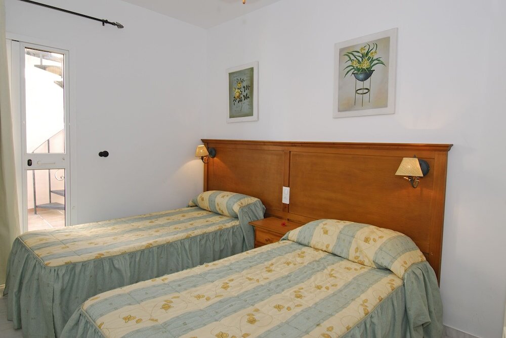 Апартаменты с 4 комнатами с частичным видом на море Apartamentos HC Burriana Playa