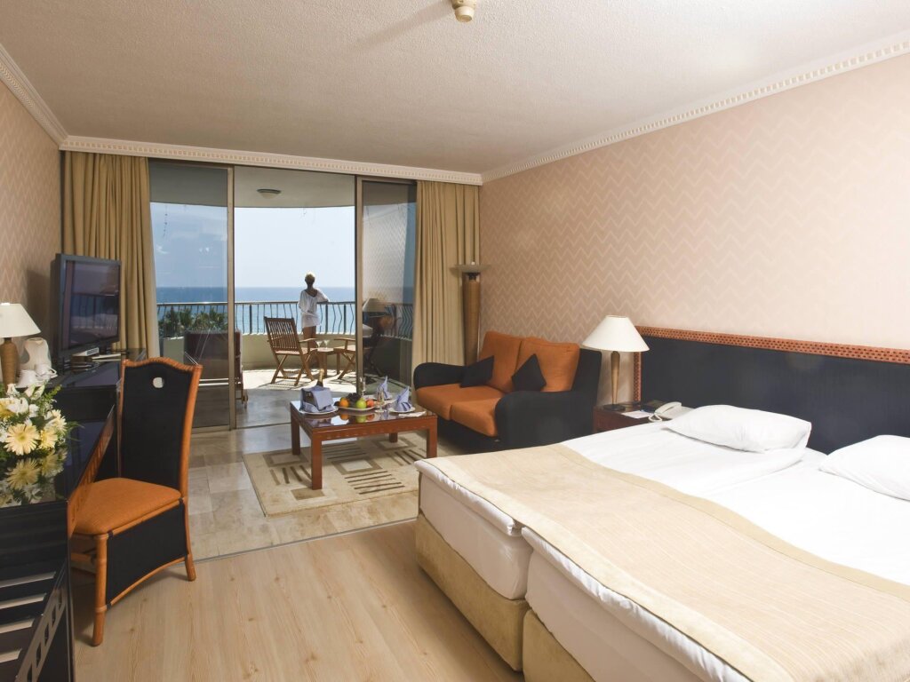 Трёхместный номер Standard с видом на море Crystal Sunrise Queen Luxury Resort & Spa