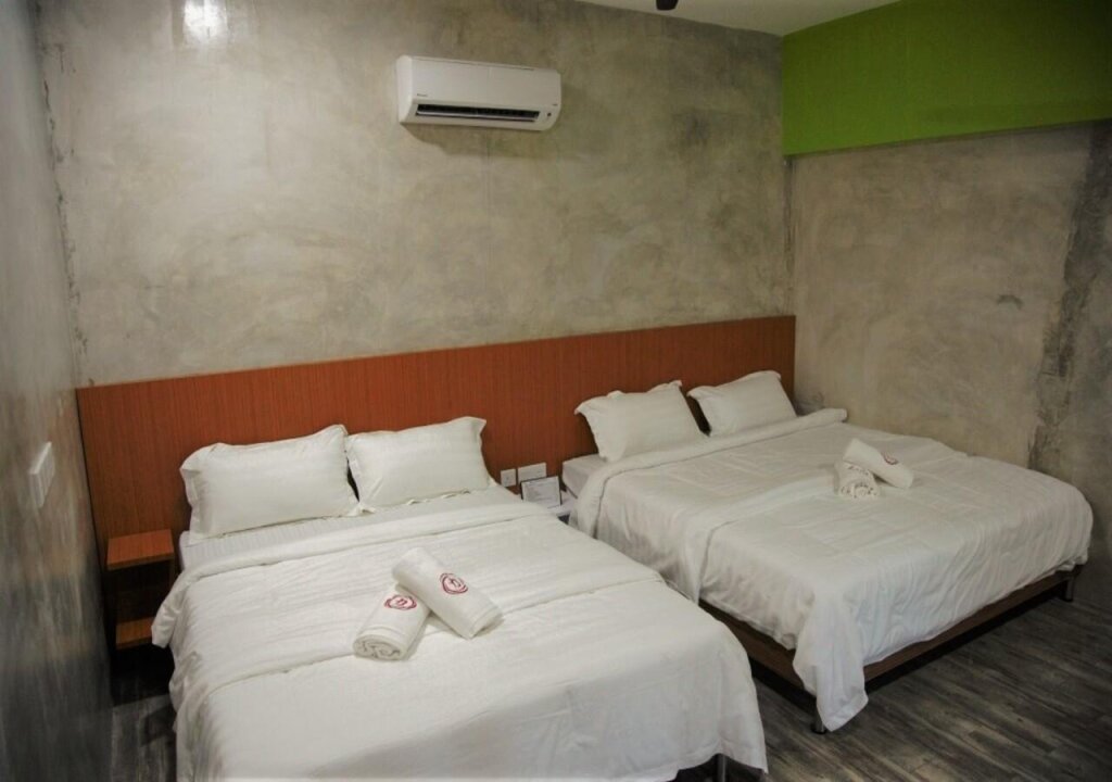 Superior Quadruple room Rick Resort Teluk Intan