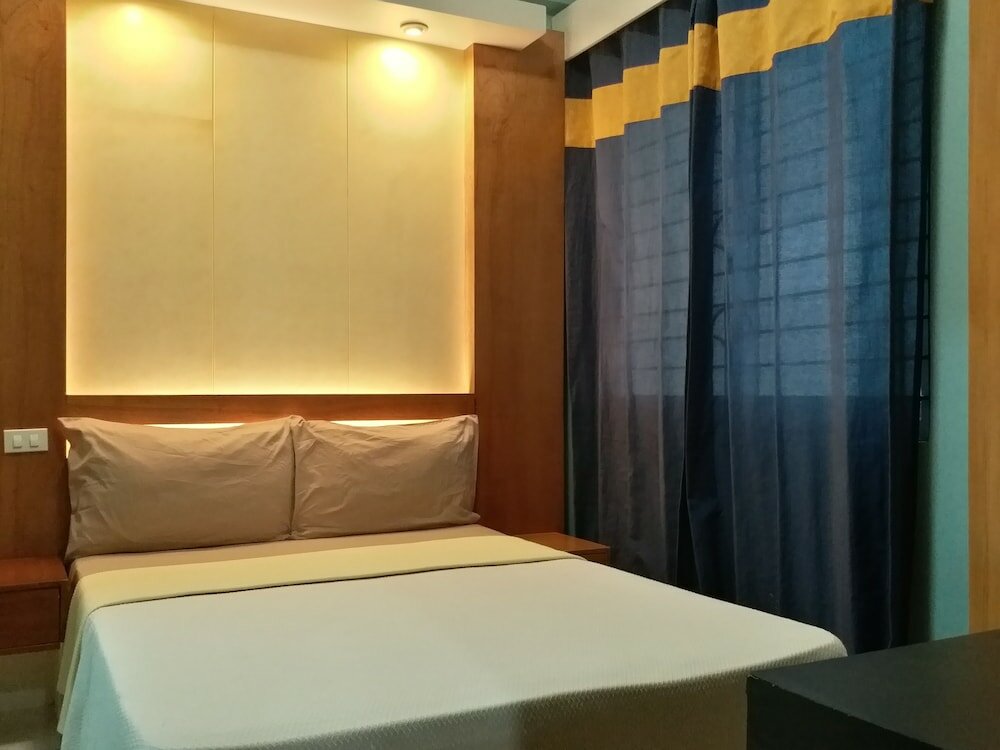 Suite 1 Schlafzimmer mit Balkon Leesons Residences