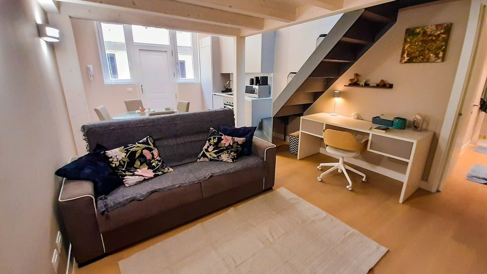 Апартаменты Altido Lovely Loft For 2 W/Private Entrance