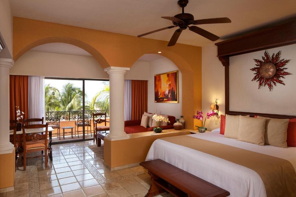 Полулюкс Deluxe Playa Grande Resort