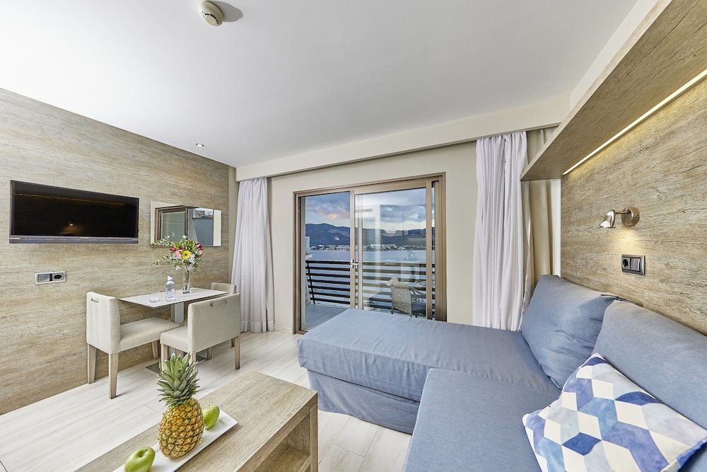 Standard sextuple chambre avec balcon Leonardo Royal Hotel Mallorca Palmanova Bay