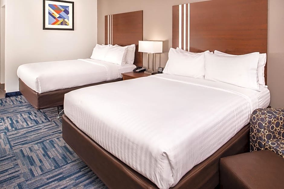Двухместный номер Standard Holiday Inn Express Hotel & Suites Alamogordo Hwy 54/70, an IHG Hotel