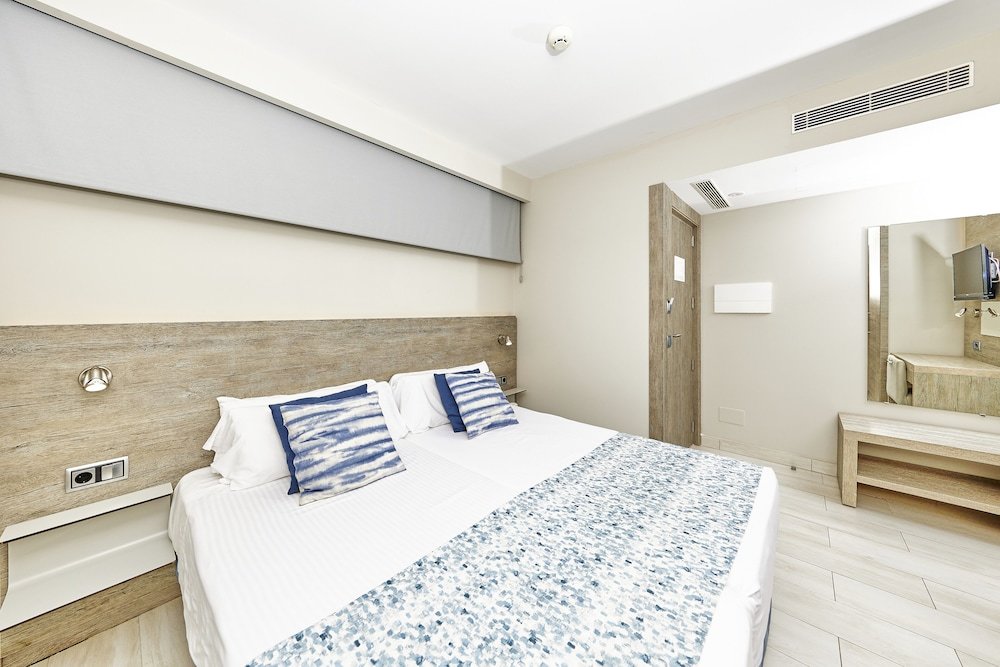 Standard quintuple chambre avec balcon Leonardo Royal Hotel Mallorca Palmanova Bay