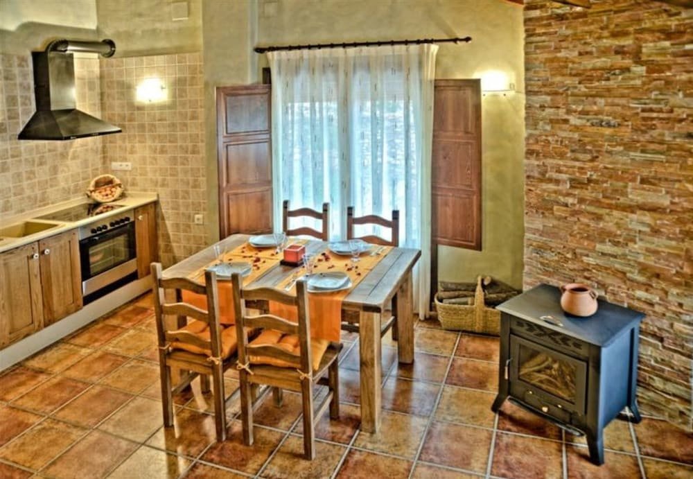 2 Bedrooms Apartment Rural Castell