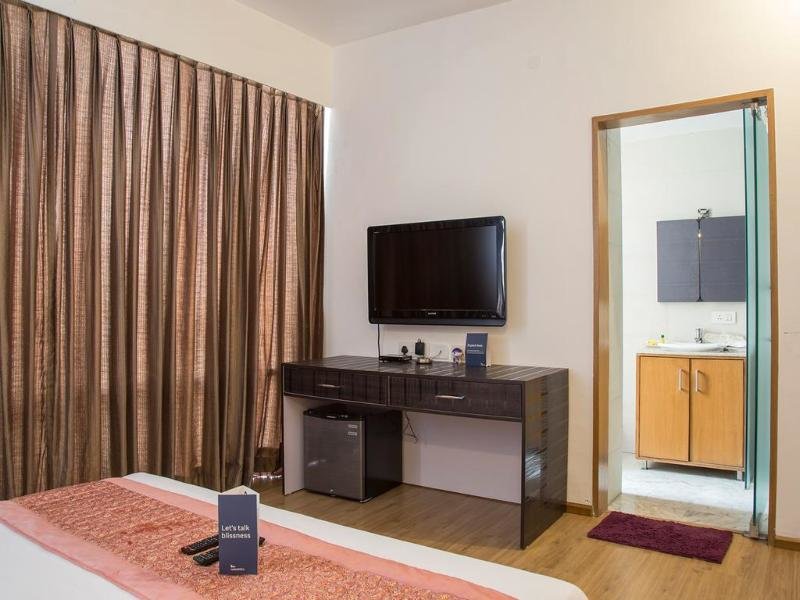 Standard Zimmer FabHotel Raj Darbar Iffco