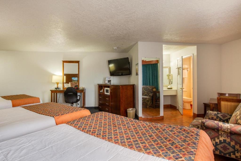 Suite Sandia Peak Inn, a Howard Johnson by Wyndham