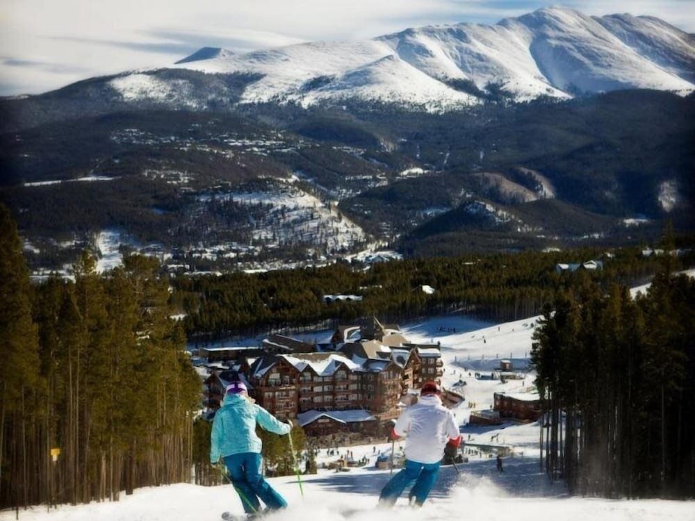 Номер Standard 4 Bedroom Ski in, Ski out Mountain Vacation Rental Located Next to Historic Main Street in Downtown Breckenridge