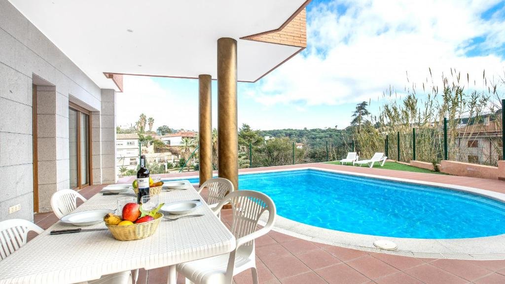 Quadruple villa 3 chambres avec balcon 2Pau - Lloret de Mar