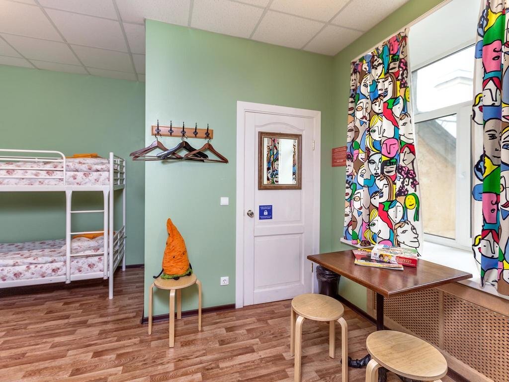 Friends hostel. Хостел друзья Санкт-Петербург. Хостел на Грибоедова Санкт Петербург. Хостел друзья Питер. Хостел друзья на Грибоедова.