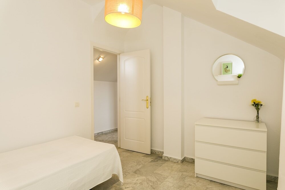 Apartment Real del Tivoli Two Rooms and Parking free