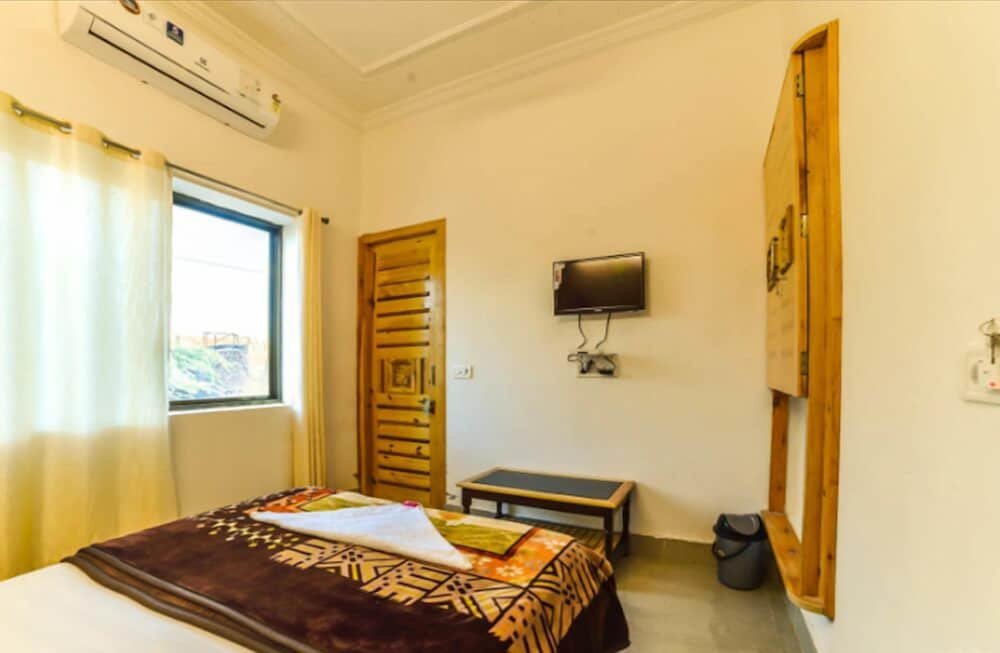 Standard room Hotel Thakur Ji Palace