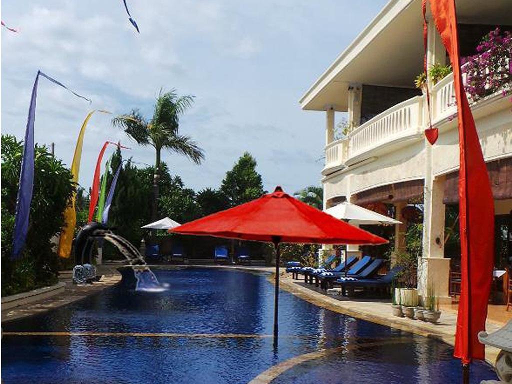 Кровать в общем номере Bali Paradise Hotel Boutique Resort