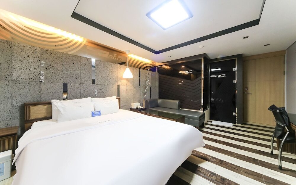 Standard Zimmer Busan Goejeong GT