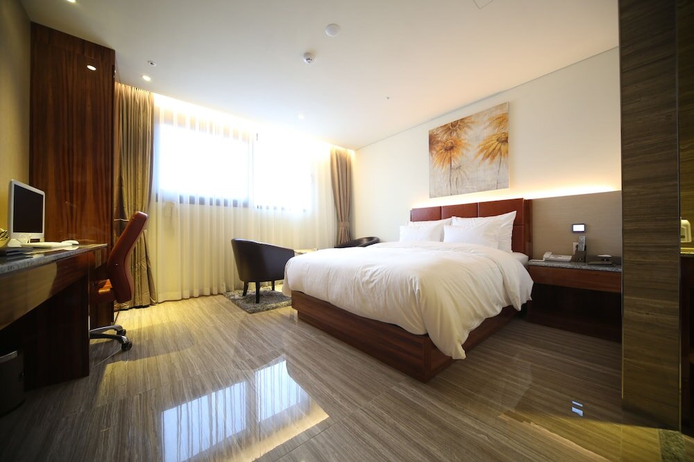 Double Suite with balcony Galmea First Hotel