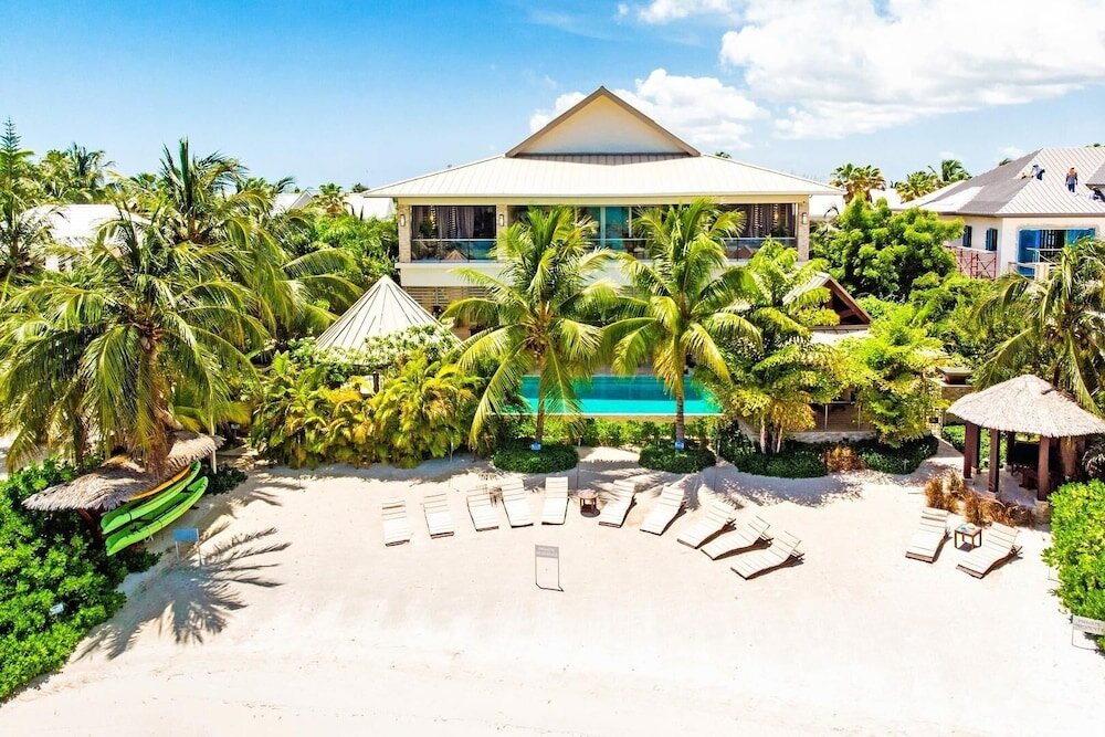 Hütte Paradis Sur Mer by Grand Cayman Villas & Condos
