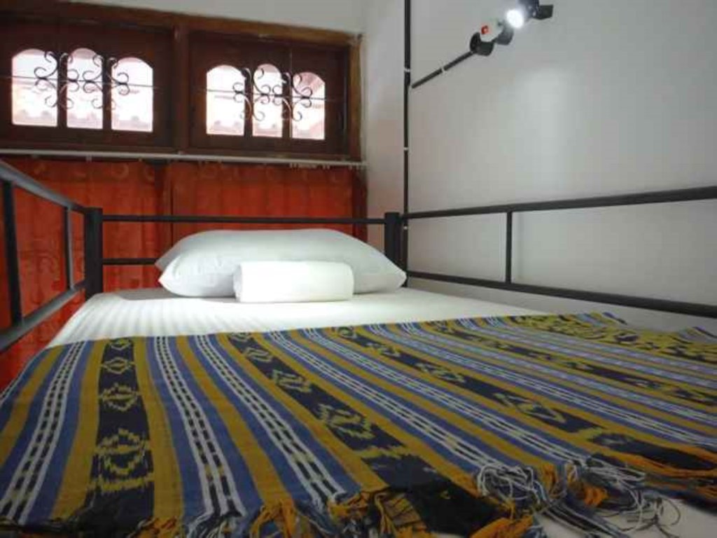 Bed in Dorm (female dorm) Netjes Home