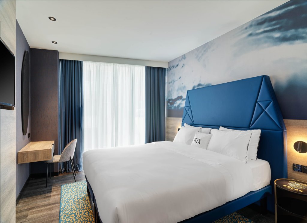 Design Star Doppel Zimmer mit eingeschränktem Meerblick NYX Hotel Limassol by Leonardo Hotels