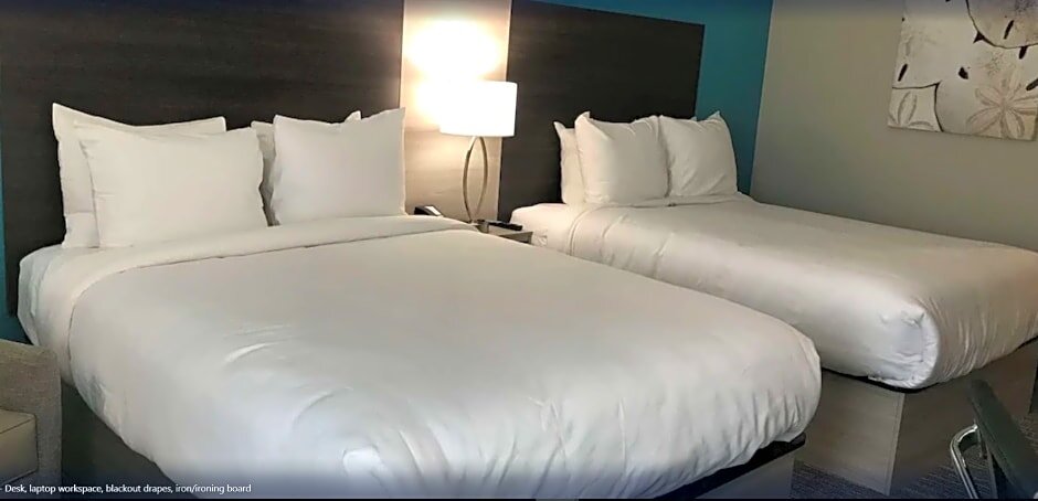 Четырёхместный люкс c 1 комнатой Best Western Plus Panama City Hotel