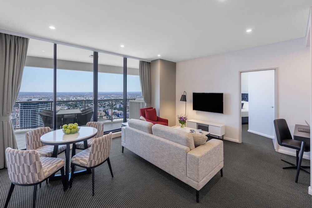 Люкс с 2 комнатами с балконом Meriton Suites Kent Street, Sydney