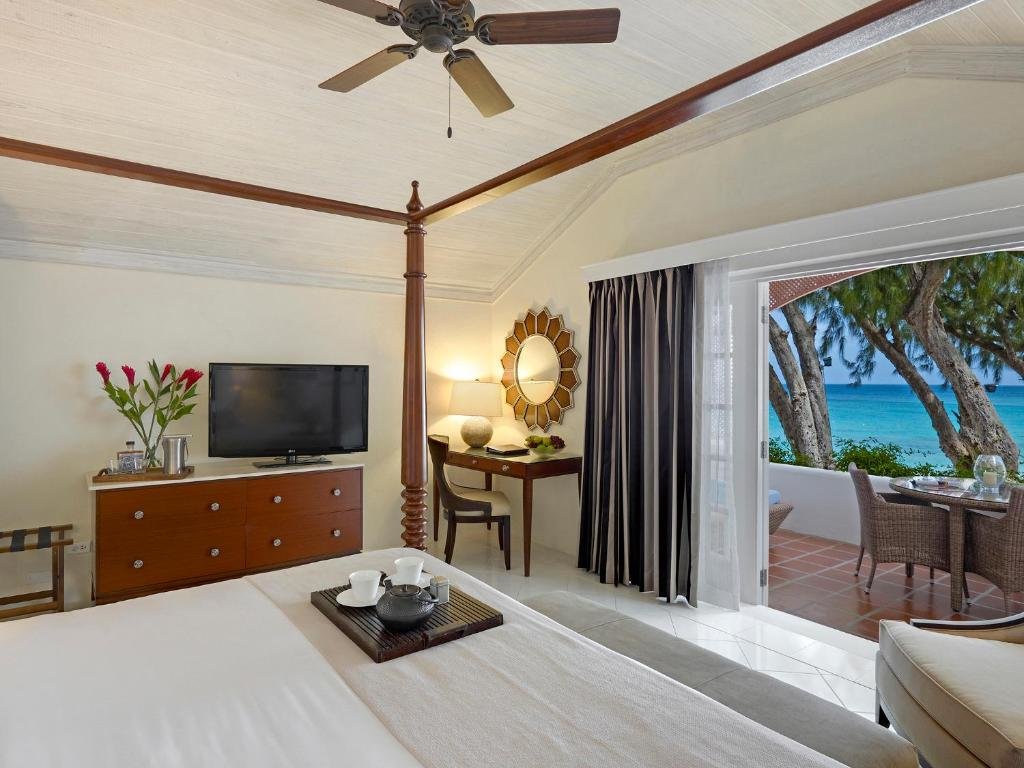 Luxury room with ocean view Colony Club by Elegant Hotels