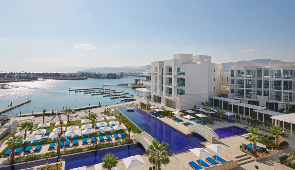Люкс с красивым видом из окна Hyatt Regency Aqaba Ayla Resort